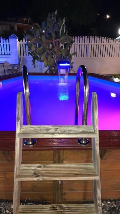 Le Sable Bleu - Evasion Tropicale A Sainte-Anne - Plage 5Min - Piscine - Parking - Logement Climatise - Vue Sur Les Palmiers - Parfait Pour Sejours En Famille Ou Entre Amis 外观 照片