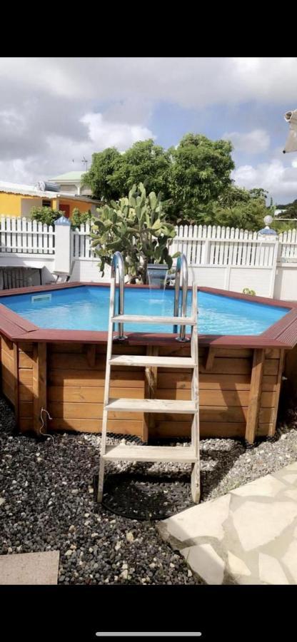 Le Sable Bleu - Evasion Tropicale A Sainte-Anne - Plage 5Min - Piscine - Parking - Logement Climatise - Vue Sur Les Palmiers - Parfait Pour Sejours En Famille Ou Entre Amis 外观 照片