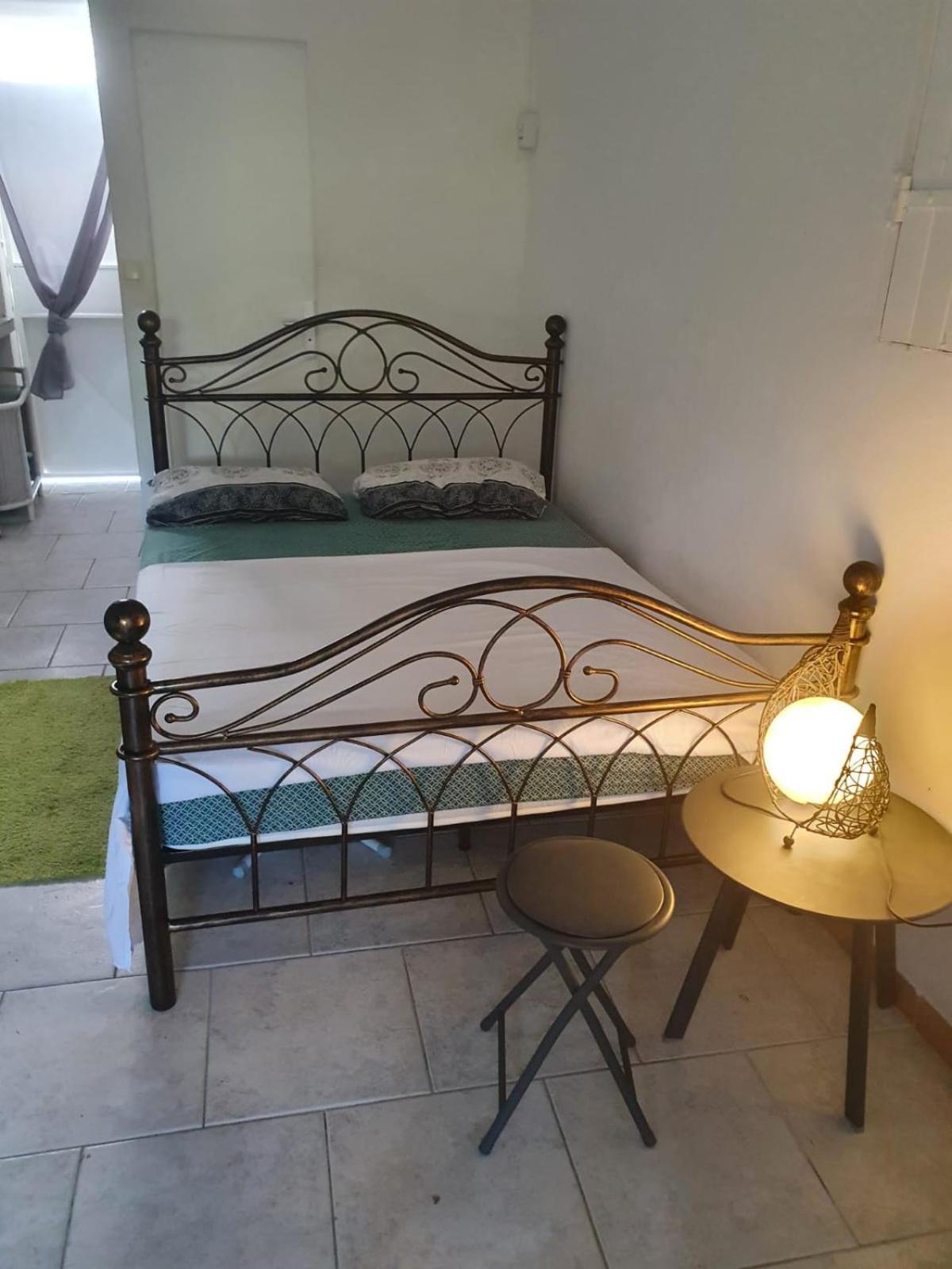 Le Sable Bleu - Evasion Tropicale A Sainte-Anne - Plage 5Min - Piscine - Parking - Logement Climatise - Vue Sur Les Palmiers - Parfait Pour Sejours En Famille Ou Entre Amis 外观 照片