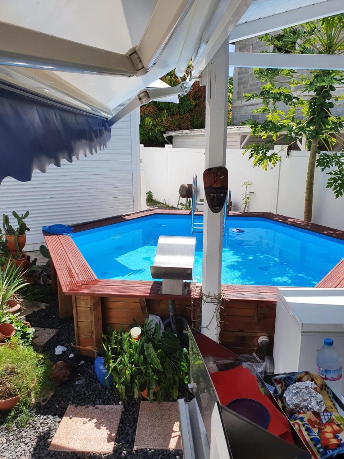 Le Sable Bleu - Evasion Tropicale A Sainte-Anne - Plage 5Min - Piscine - Parking - Logement Climatise - Vue Sur Les Palmiers - Parfait Pour Sejours En Famille Ou Entre Amis 外观 照片