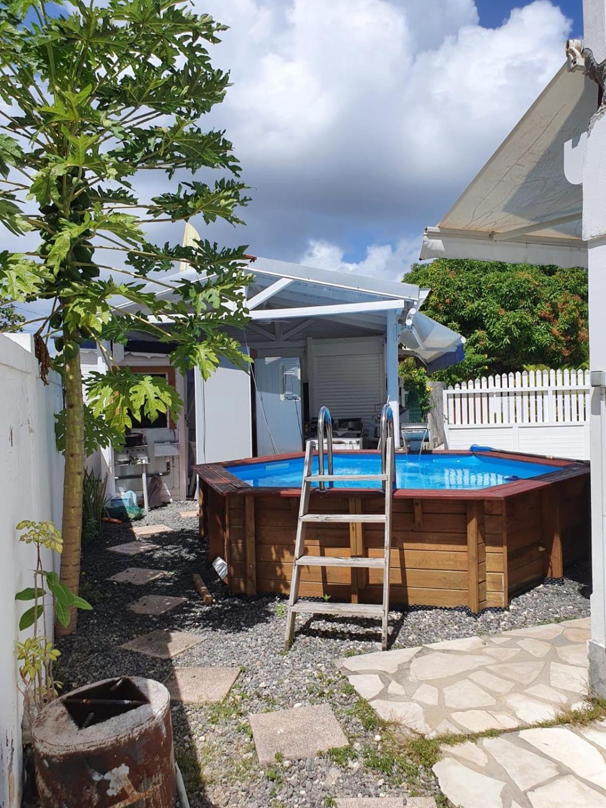 Le Sable Bleu - Evasion Tropicale A Sainte-Anne - Plage 5Min - Piscine - Parking - Logement Climatise - Vue Sur Les Palmiers - Parfait Pour Sejours En Famille Ou Entre Amis 外观 照片