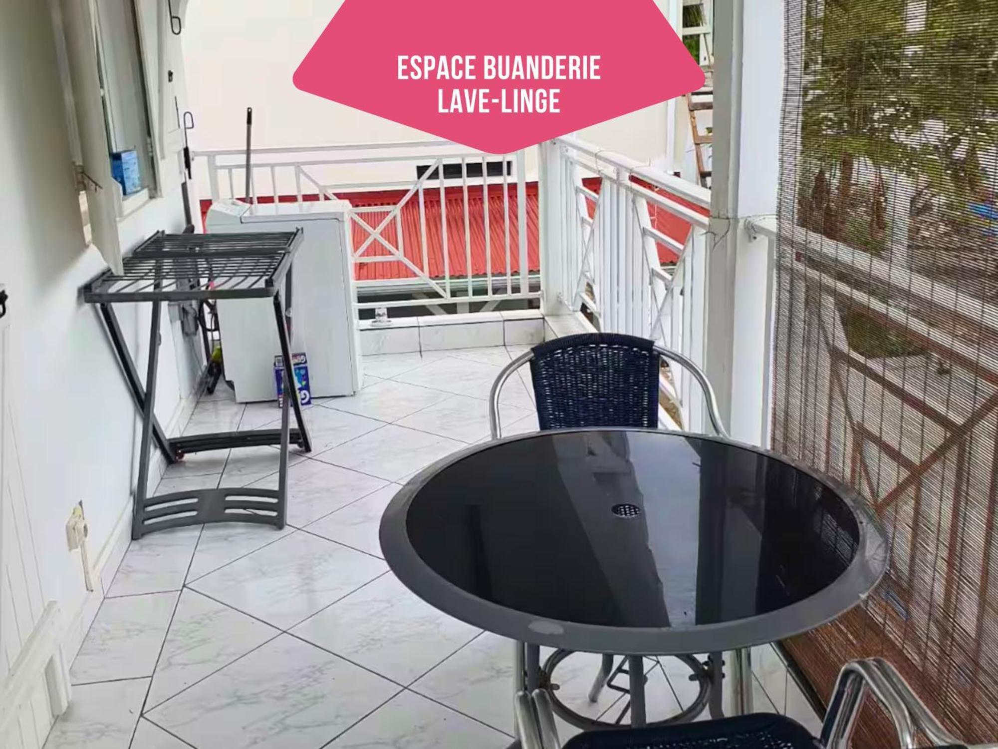 Le Sable Bleu - Evasion Tropicale A Sainte-Anne - Plage 5Min - Piscine - Parking - Logement Climatise - Vue Sur Les Palmiers - Parfait Pour Sejours En Famille Ou Entre Amis 外观 照片